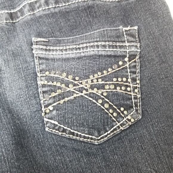 Maurices Blingy Pocket Cropped Jeans. Size Small. - Picture 6 of 15